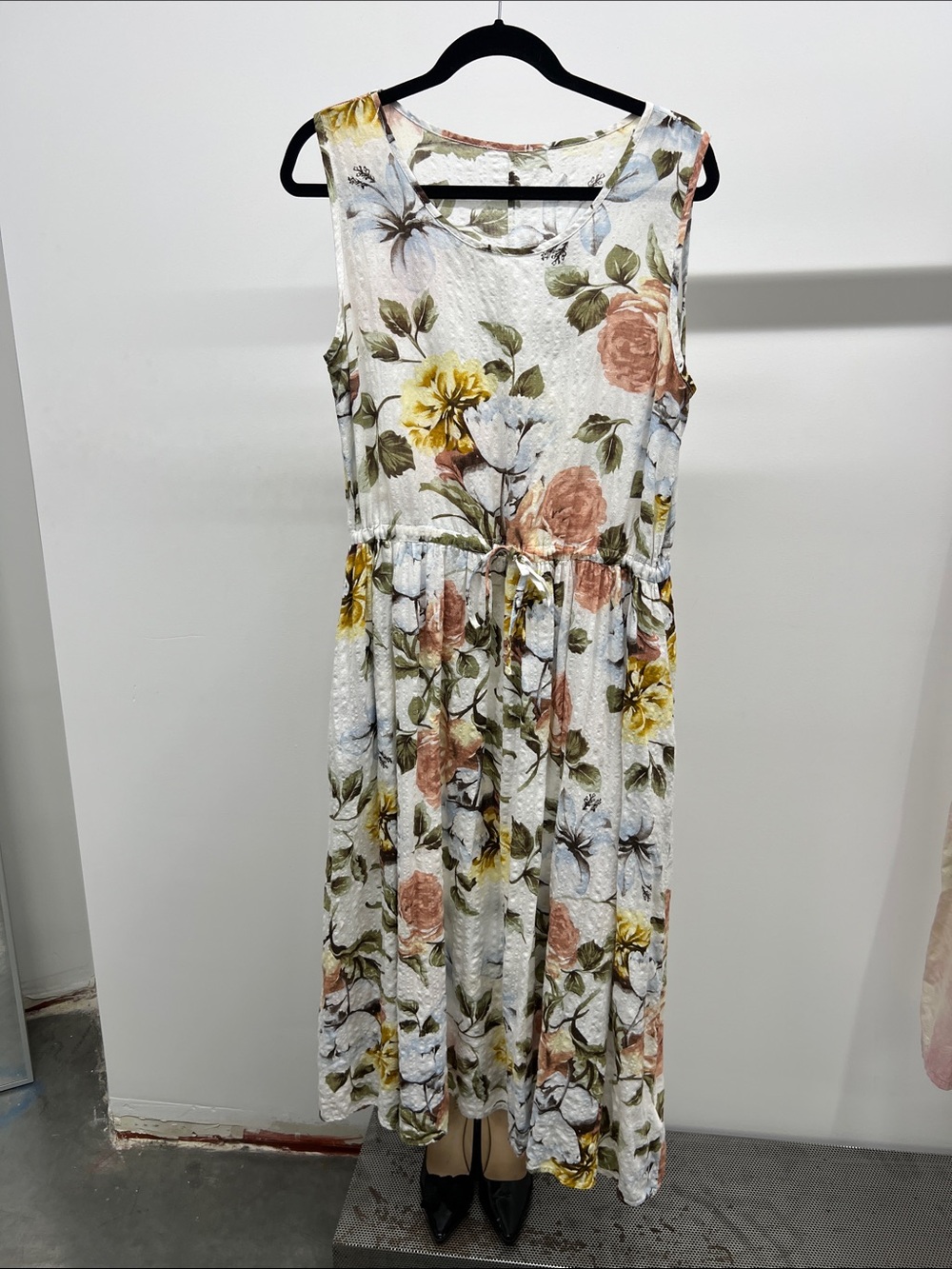 Sleeveless White Floral Maxi Dress with Tie Waist